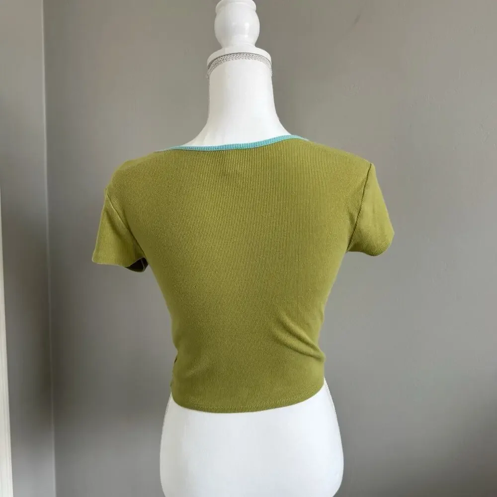 Wild Fable Woman’s Top Tee Sz M Lime Green Cut Outs Light Blue Trim Crop Ribbed - Picture 2 of 6